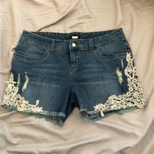 VENUS Jean Shorts with Lace Detail
